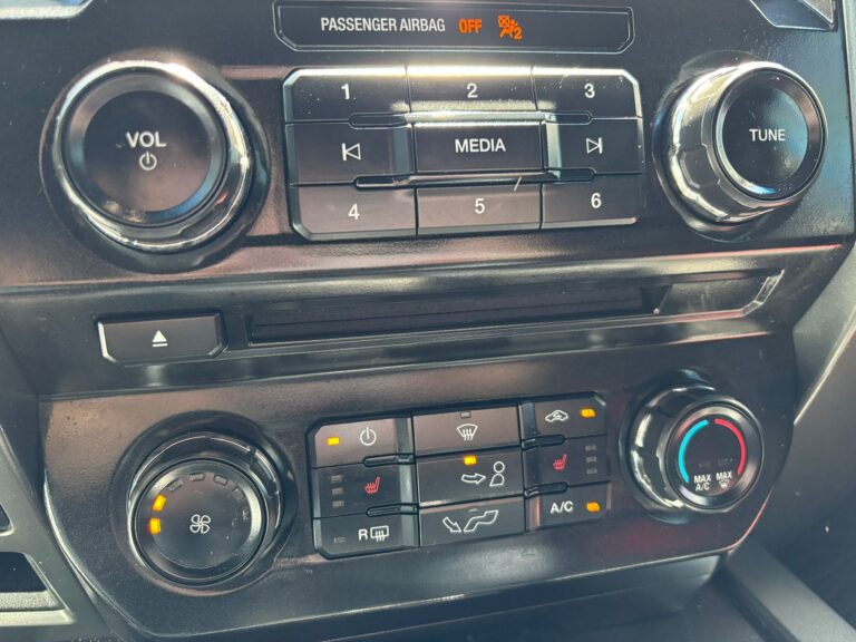 2017-ford-f-150-xlt-branco-C23750 (16)