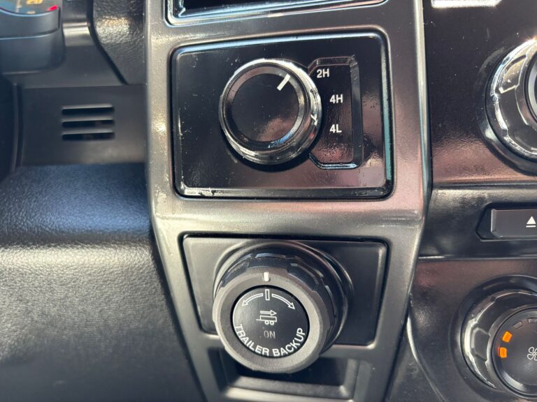2017-ford-f-150-xlt-branco-C23750 (18)