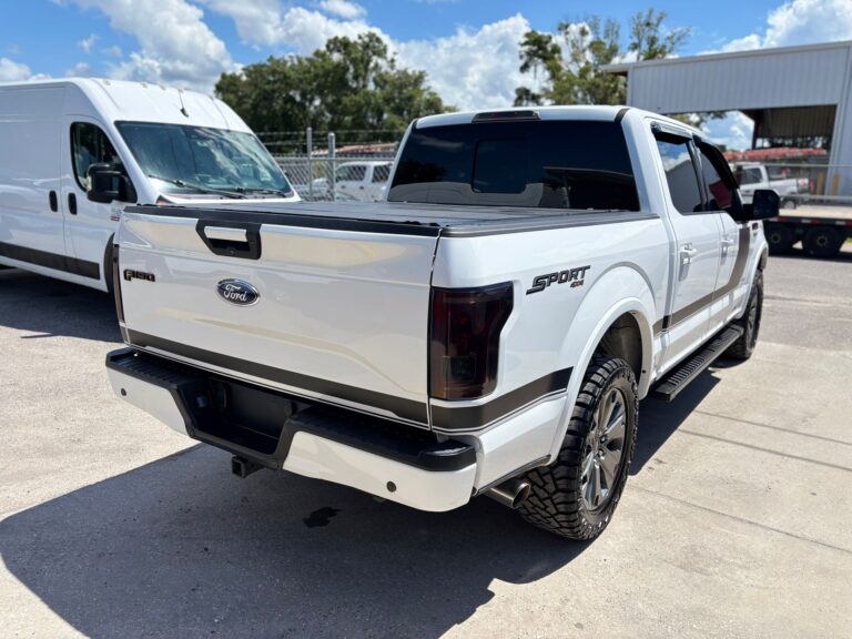 2017-ford-f-150-xlt-branco-C23750 (8)