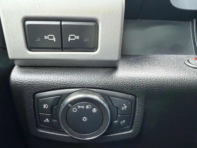 2018-ford-f-150-lariat-b39581 (18)