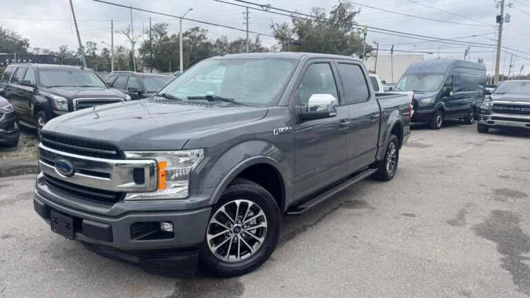 2018-ford-f150-xlt-gray-b27070 (1)
