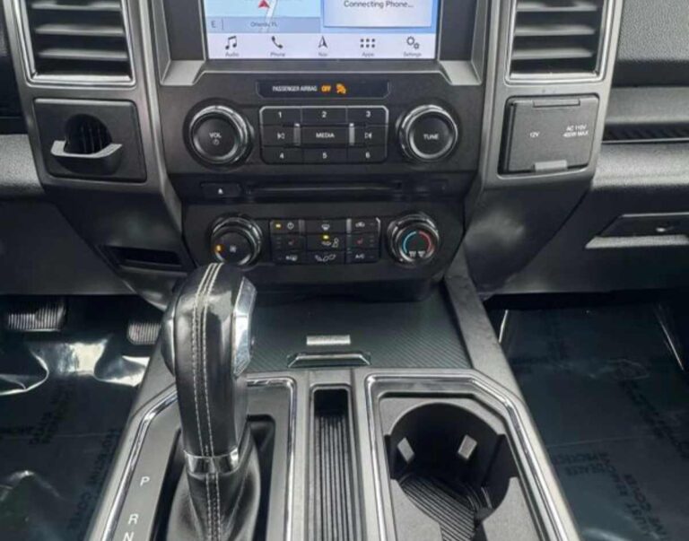 2018-ford-f150-xlt-gray-b27070 (12)