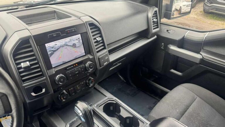 2018-ford-f150-xlt-gray-b27070 (13)