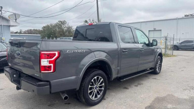 2018-ford-f150-xlt-gray-b27070 (4)