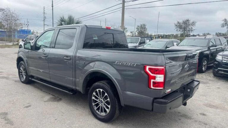 2018-ford-f150-xlt-gray-b27070 (5)