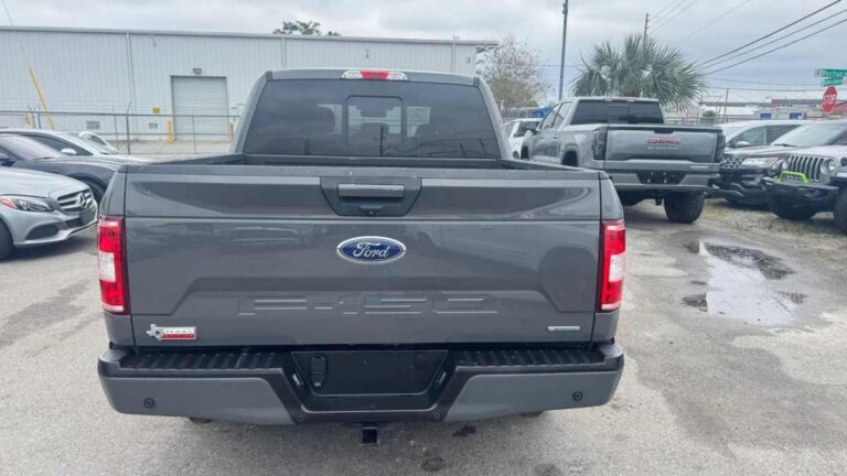 2018-ford-f150-xlt-gray-b27070 (6)