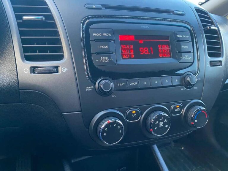 2018-kia-forte-lx-239875 (14)