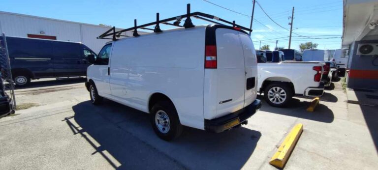 2019-chevrolet-express-2500-white-304266 (2)