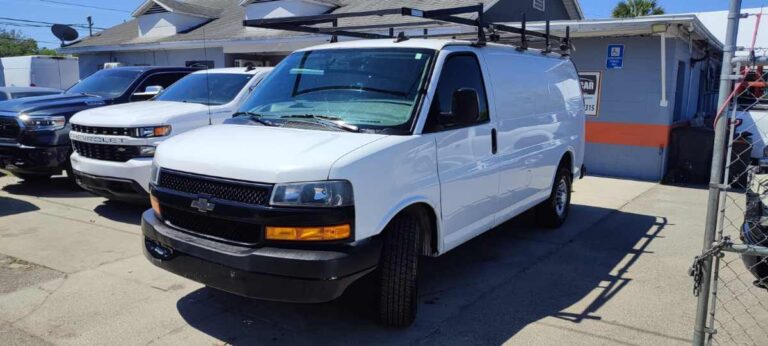 2019-chevrolet-express-2500-white-304266 (5)