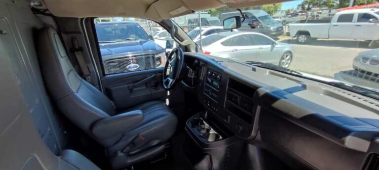 2019-chevrolet-express-2500-white-304266 (7)