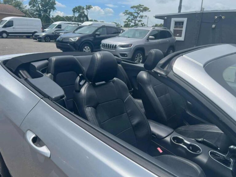 2019-ford-mustang-silver-104291 (18)