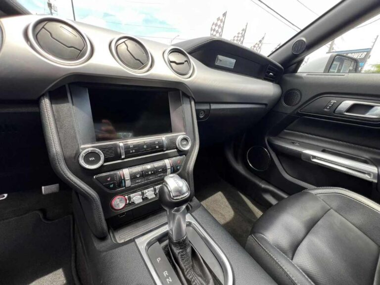 2019-ford-mustang-silver-104291 (9)