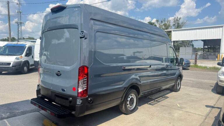 2019-ford-transit-250-b17518 (1)