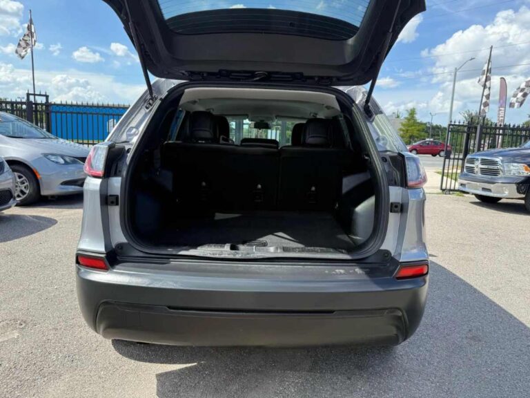 2019-jeep-cherokee-latitude-plus-194940 (18)