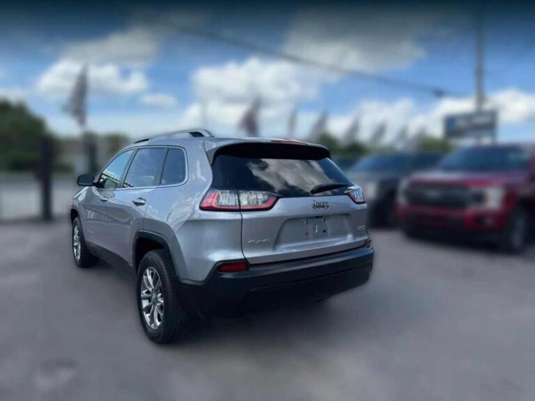 2019-jeep-cherokee-latitude-plus-194940 (4)
