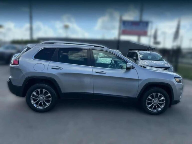 2019-jeep-cherokee-latitude-plus-194940 (6)