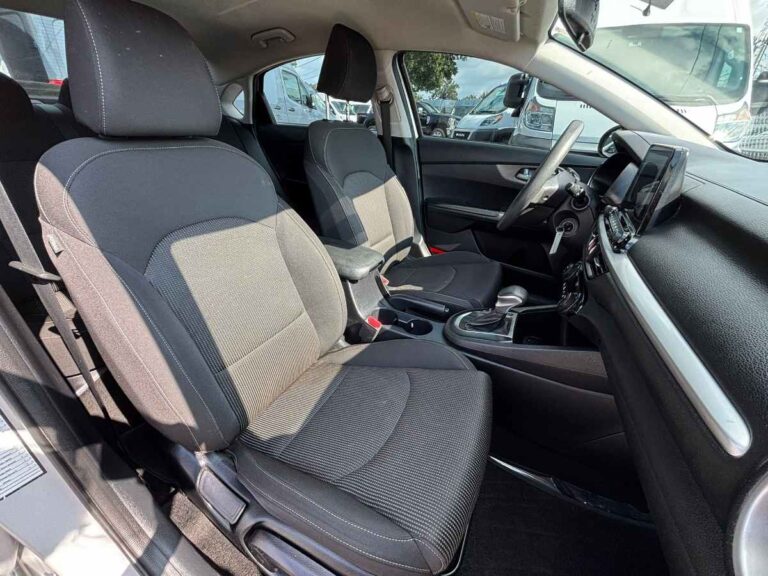 2019-kia-fort-lxs-2019-silver-031977 (10)