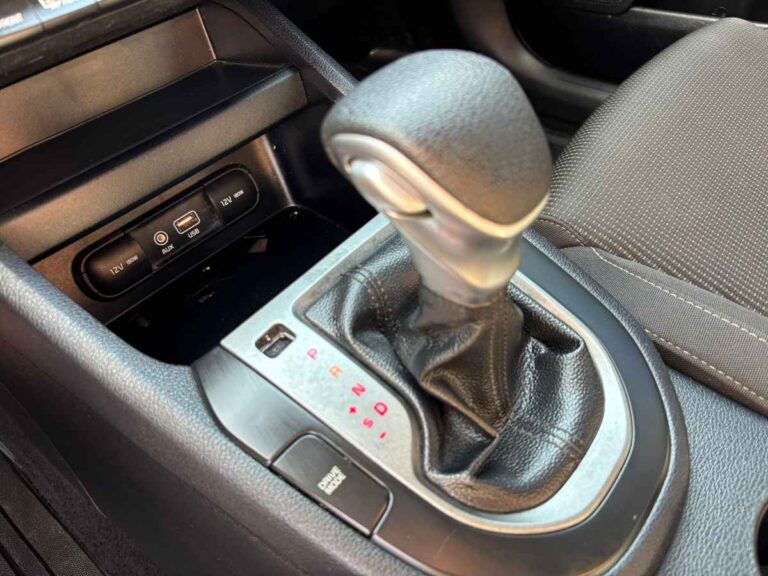 2019-kia-fort-lxs-2019-silver-031977 (19)