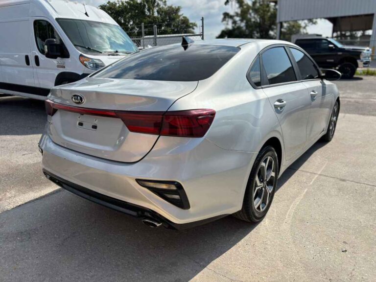 2019-kia-fort-lxs-2019-silver-031977 (6)