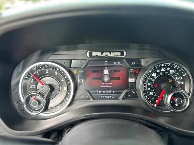 2019-ram-1500-big-horn-586943 (32)