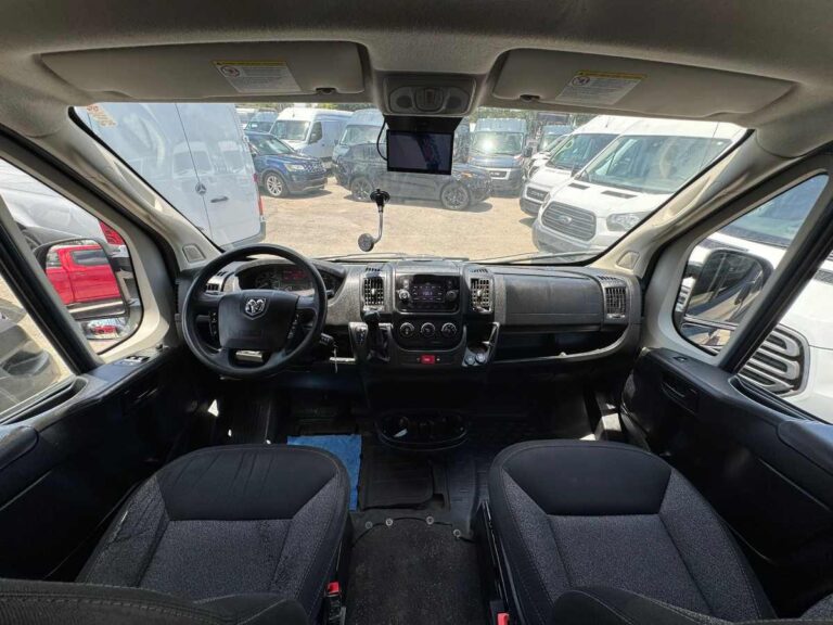 2019-ram-promaster-3500-azul-564188 (12)