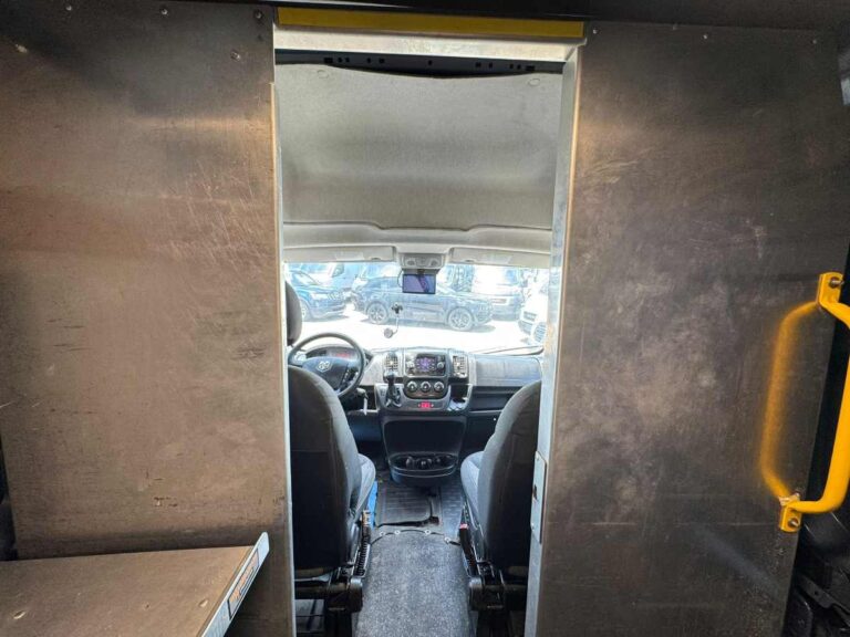 2019-ram-promaster-3500-azul-564188 (13)