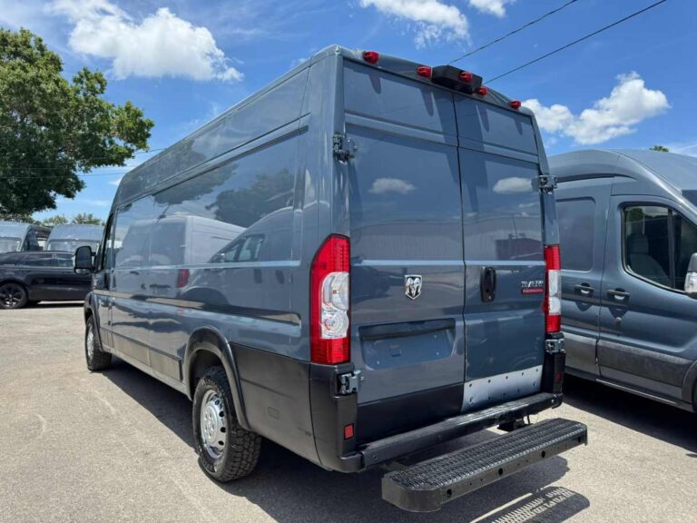 2019-ram-promaster-3500-azul-564188 (4)