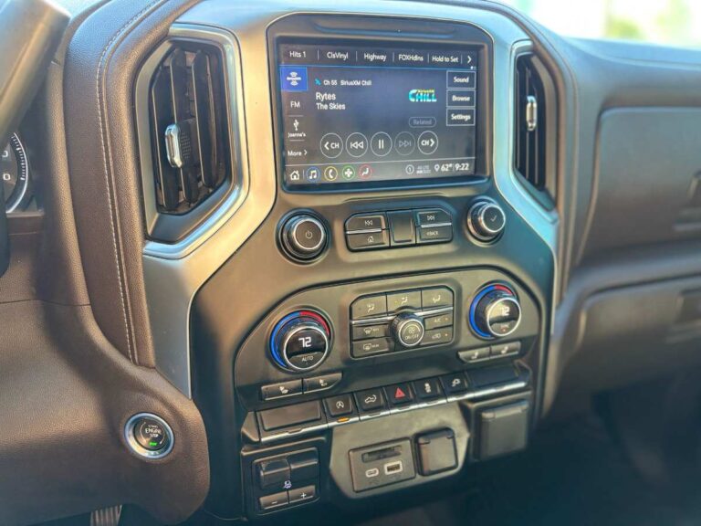 2020-chevrolet-silverado-1500-lt-130606-preto (16)