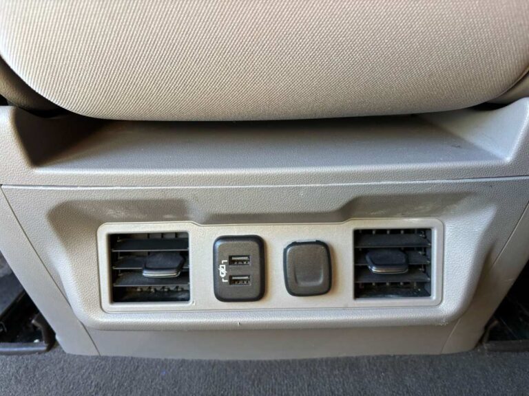 2020-chevrolet-silverado-1500-lt-130606-preto (19)
