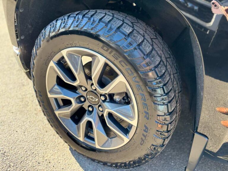 2020-chevrolet-silverado-1500-lt-130606-preto (9)