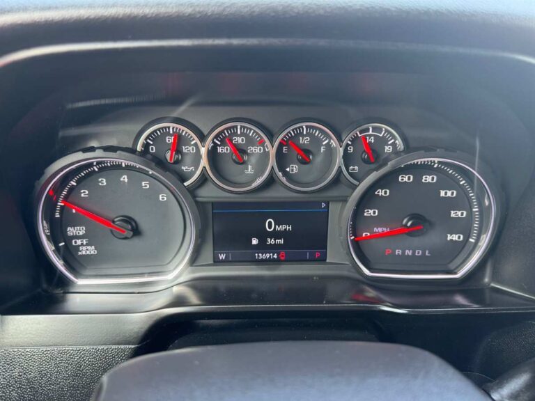 2020-chevrolet-silverado1500 preto-378463 (12)
