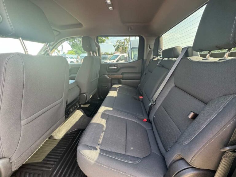 2020-chevrolet-silverado1500 preto-378463 (8)