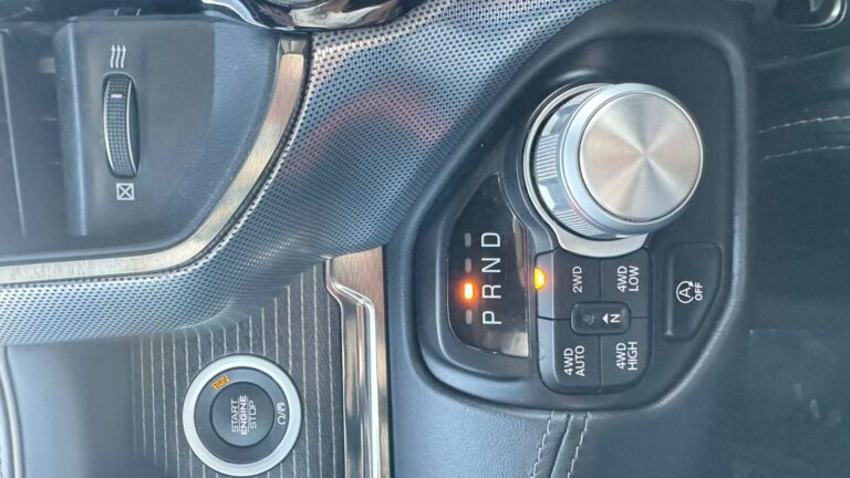2020-ram-1500-limited-preto-299426 (16)