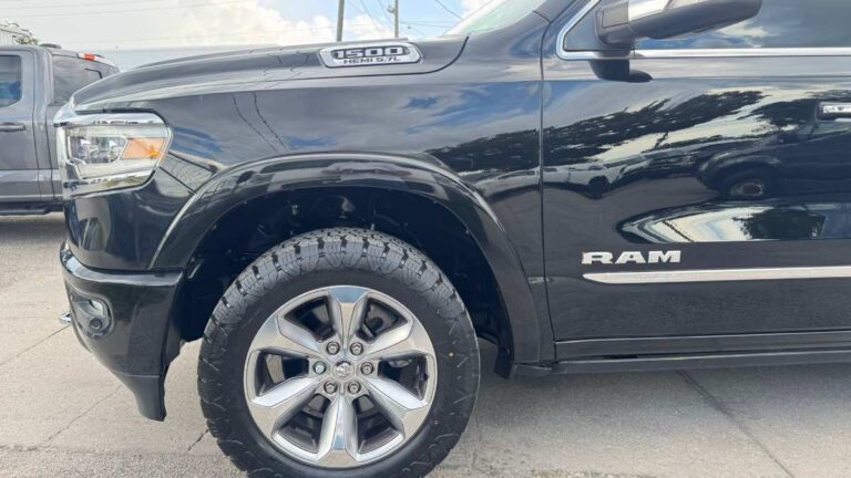 2020-ram-1500-limited-preto-299426 (6)