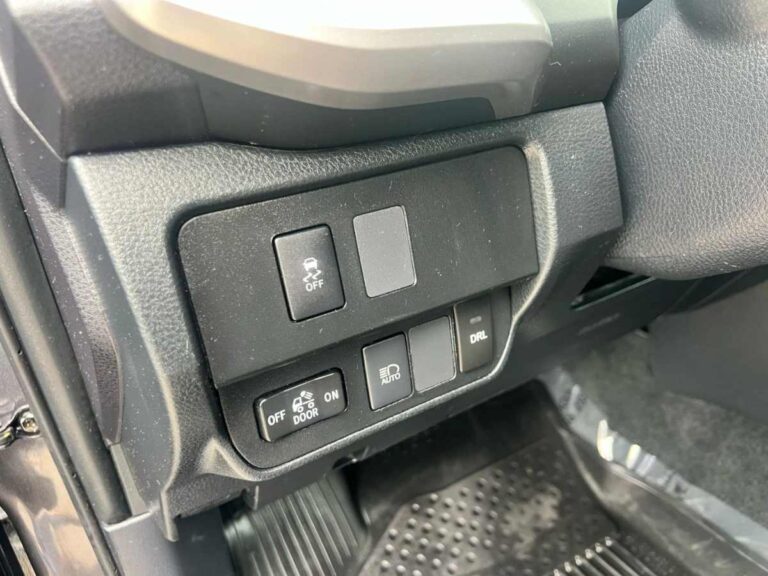 2020-toyota-tacoma-sr5-v6-117255 (11)