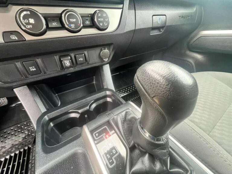 2020-toyota-tacoma-sr5-v6-117255 (16)