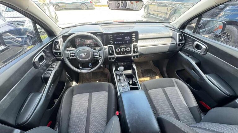 2021-kia-sorento LX-preto-044345) (12)