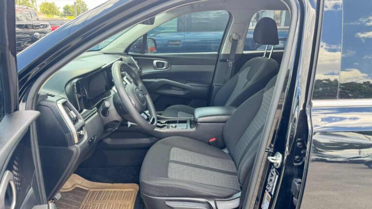 2021-kia-sorento LX-preto-044345) (3)