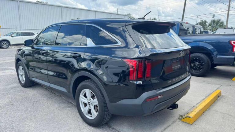 2021-kia-sorento LX-preto-044345) (7)