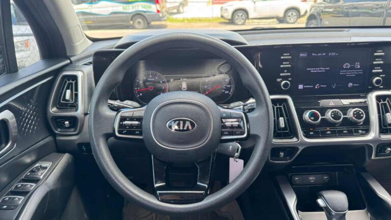 2021-kia-sorento LX-preto-044345) (9)