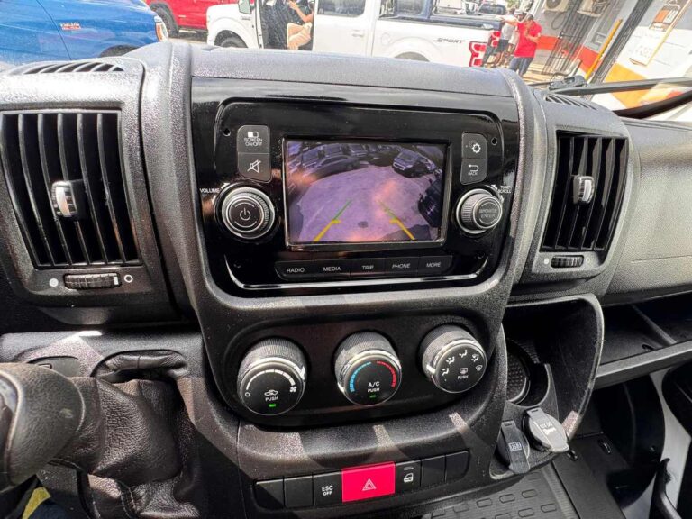 2021-ram-promaster-2500-159-wb-branco-547237 (12)
