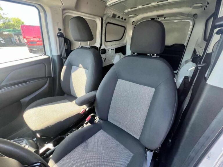 2021-ram-promaster-city-white-s65872 (19)