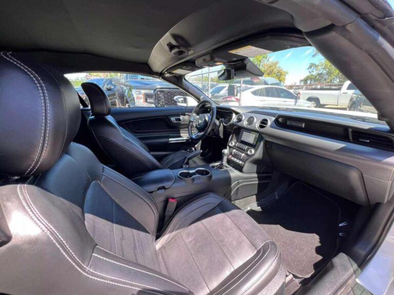 2022-ford-mustang-branco-120831 (17)