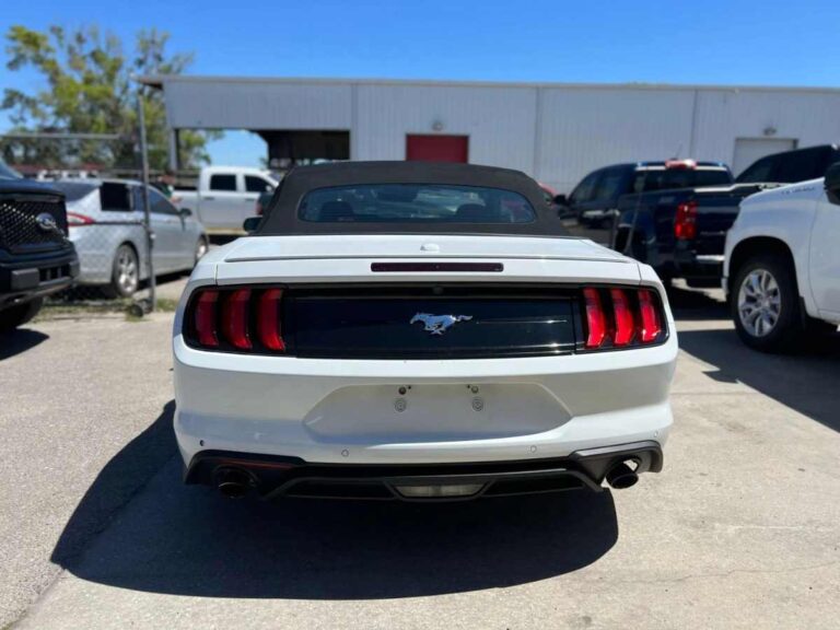 2022-ford-mustang-branco-120831 (4)
