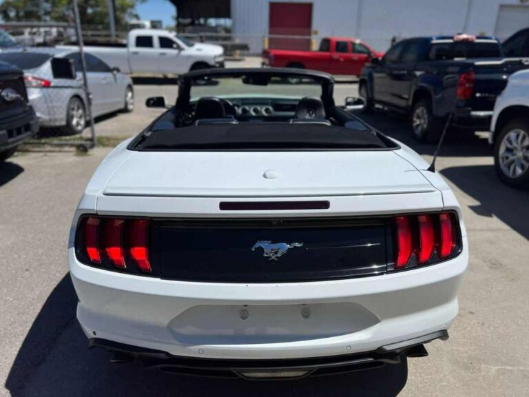 2022-ford-mustang-branco-120831 (8)