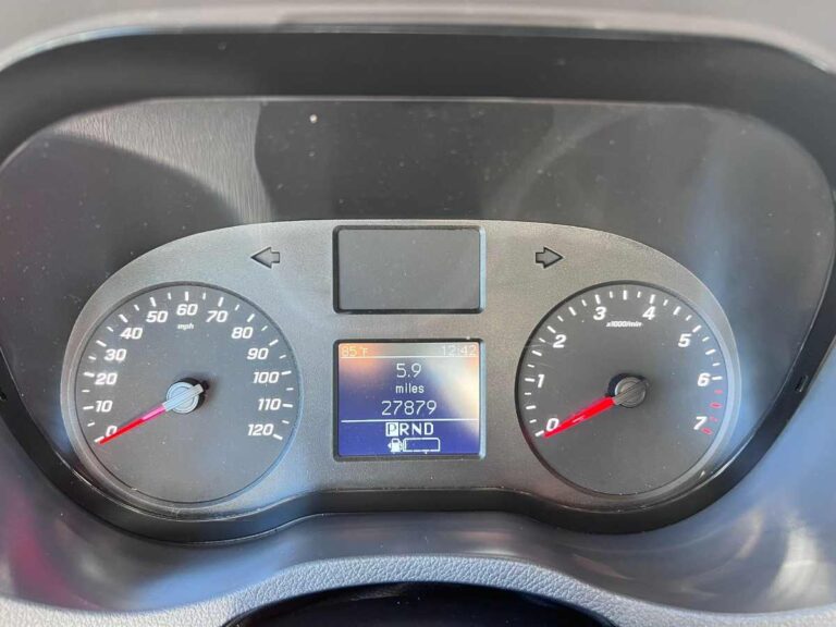 2023-mercedes-benz-sprinter-2500-branco-158434 (19)