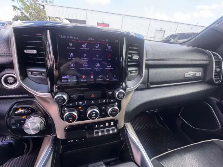 2019-ram-1500-laramie-738987 (13)