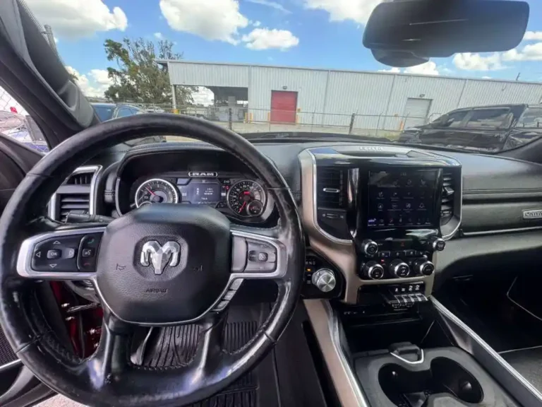2019-ram-1500-laramie-738987 (7)