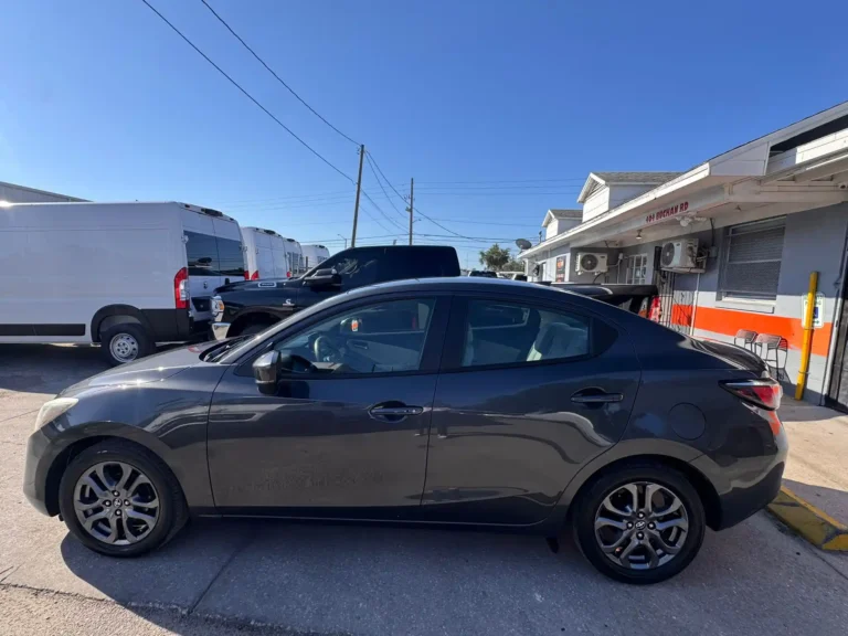 2019-toyota-yaris-le-509202 (1)