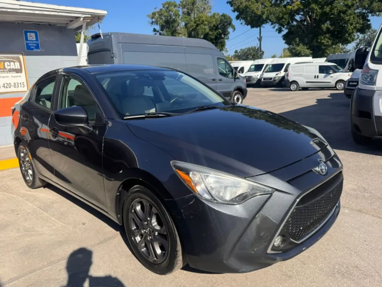 2019-toyota-yaris-le-509202 (2)